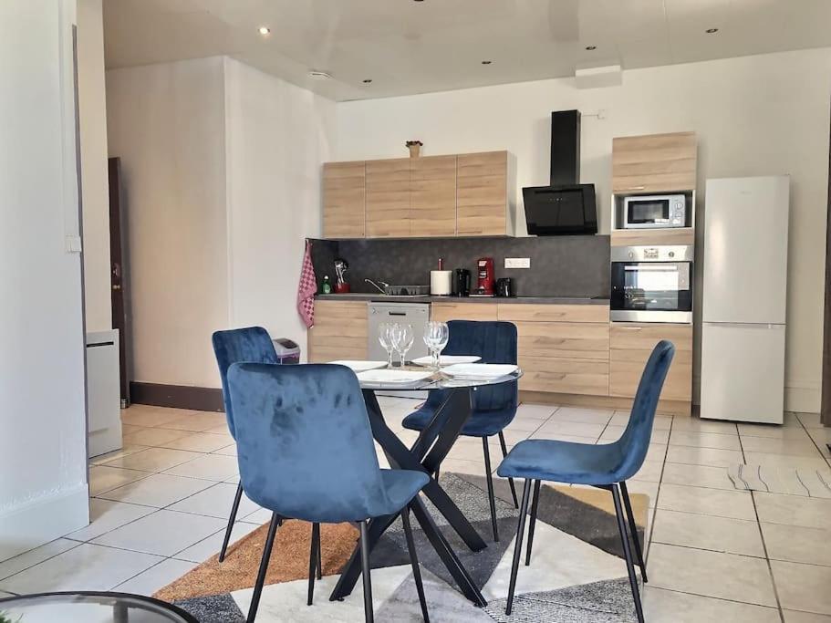 Appartement Elegant Et Confortable Cote Gare Amberieu-en-Bugey Bagian luar foto